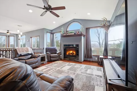 n7026 County Dd, Spring Prairie, WI 53105