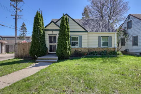 4752 N 89th, Milwaukee, WI 53225