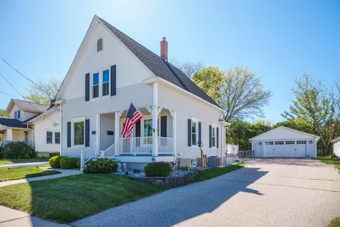 233 Kendall, Burlington, WI 53105