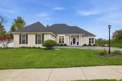 1152 River Pl, Waukesha, WI 53189
