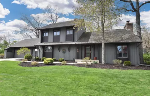 41 E Campus, Wind Point, WI 53402