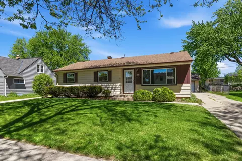2922 S 102nd, West Allis, WI 53227
