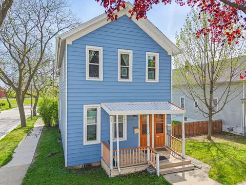 2350 S Lenox #2352, Milwaukee, WI 53207