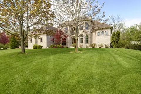 10935 N Oriole, Mequon, WI 53092