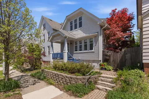 2412 N Dousman, Milwaukee, WI 53212