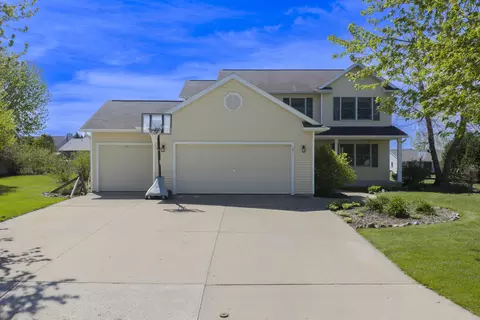 1411 Wedgewood, Watertown, WI 53098