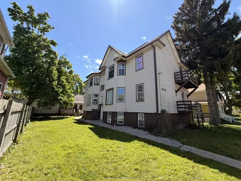 1533 Winslow, Racine, WI 53404