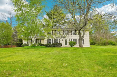 w326s7751 Squire, Mukwonago, WI 53149