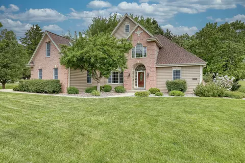 n27w26292 Crestview, Pewaukee, WI 53072