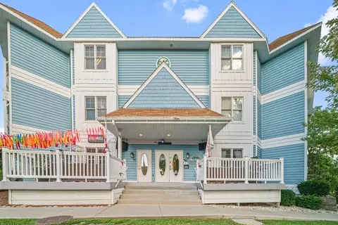 123 Center #211, Lake Geneva, WI 53147