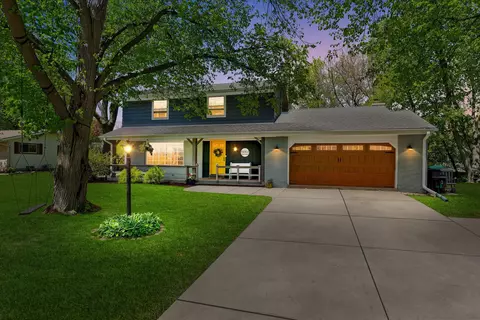 n86w15664 Shore Crst, Menomonee Falls, WI 53051