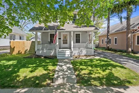 939 N Greenfield, Waukesha, WI 53186