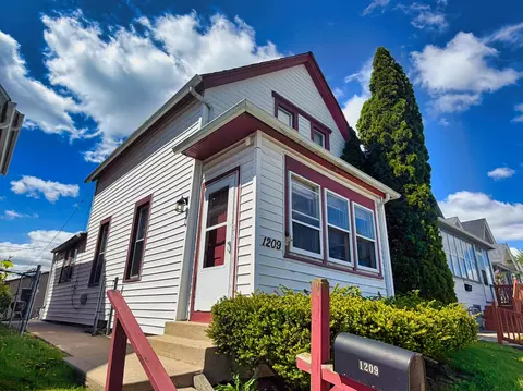 1209 Monroe, South Milwaukee, WI 53172