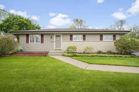 533 Oakland, Mukwonago, WI 53149