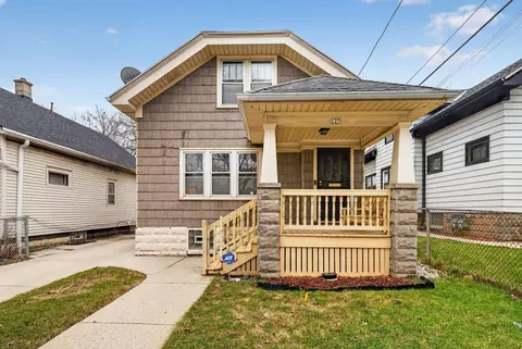 127 W Ring, Milwaukee, WI 53212