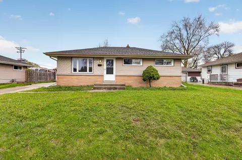 8815 W Monrovia, Milwaukee, WI 53225