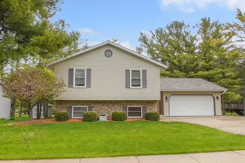 w200n16500 Pine, Jackson, WI 53037