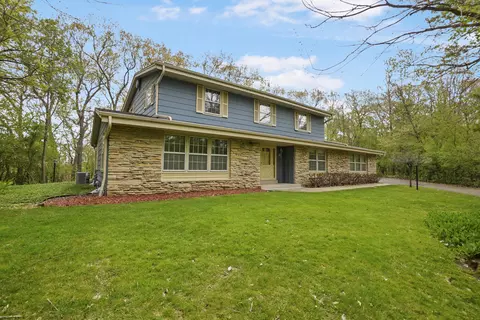 w307n7172 Club, Merton, WI 53029