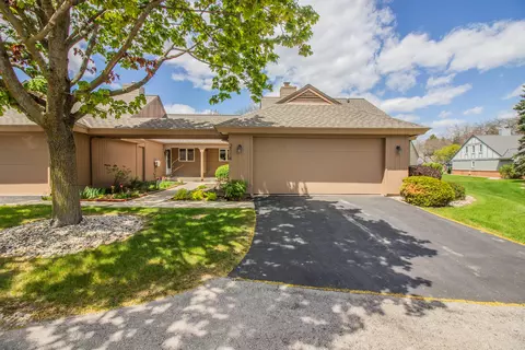 2114 W Norfolk #81, Mequon, WI 53092