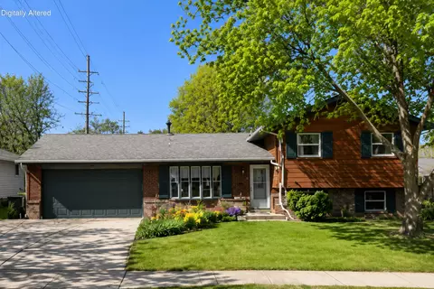 2118 Canary, West Bend, WI 53090
