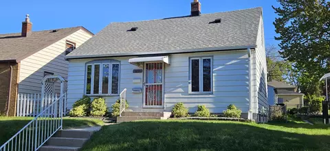 3655 E Lunham, Cudahy, WI 53110
