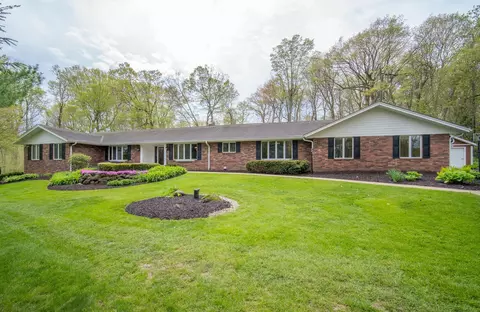 5307 Woodstone, Hartford, WI 53086