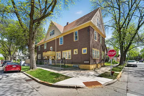 2802 N Weil, Milwaukee, WI 53212