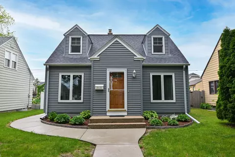 3131 S Burrell, Milwaukee, WI 53207