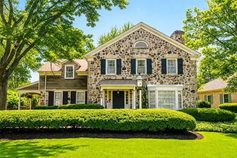 225 W Nokomis, Fox Point, WI 53217