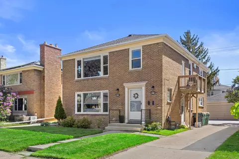 4022 N Newhall #4024, Shorewood, WI 53211