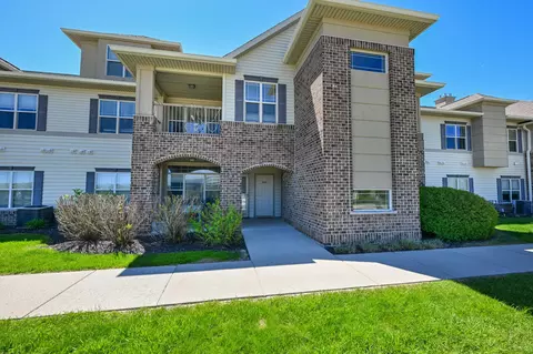 2849 W Drexel #618, Franklin, WI 53132