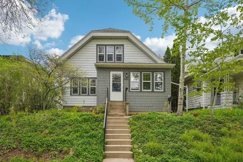 4524 N Larkin, Shorewood, WI 53211