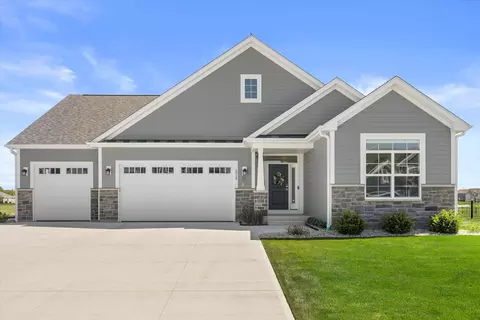 8929 Creekside, Pleasant Prairie, WI 53158