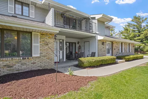 1419 Sun Vly #101, Mount Pleasant, WI 53406