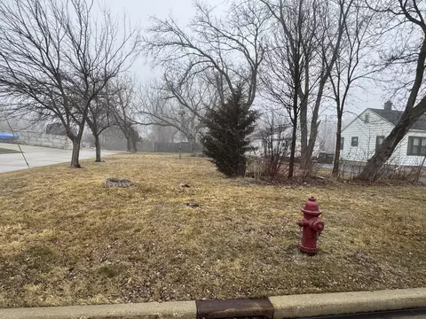 3302 E Morris, Cudahy, WI 53110