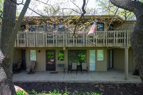 403 Deerpath #F, Fontana, WI 53125