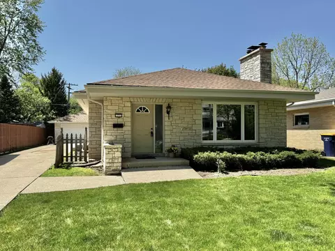 1231 S 118th, West Allis, WI 53214