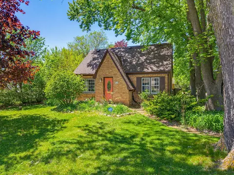 w226n3045 Duplainvlle, Waukesha, WI 53186