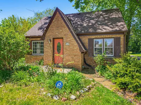 w226n3045 Duplainvlle, Waukesha, WI 53186