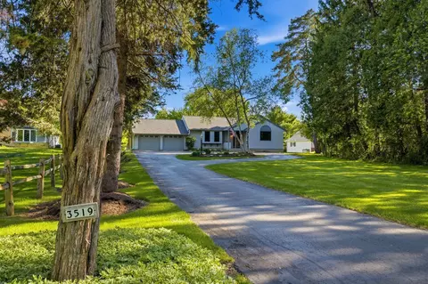 3519 Nagawicka Rd, Hartland, WI 53029