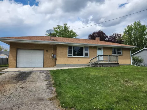 w1326 Honey Suckle Road, Bloomfield, WI 53128