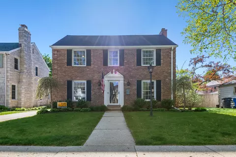 4635 N Wildwood, Whitefish Bay, WI 53211
