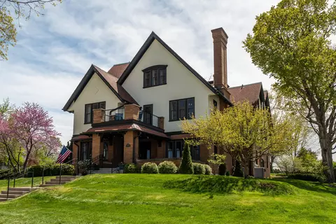 90-92 S Main, Hartford, WI 53027