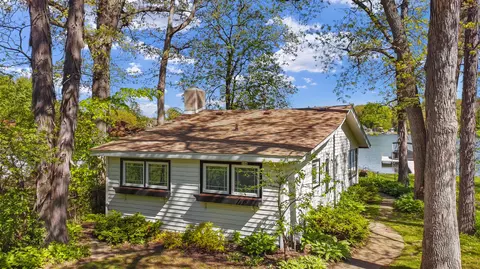 354 Indian Pt, Twin Lakes, WI 53181