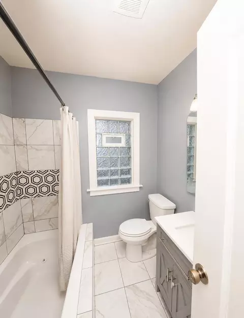 2845 N 57th, Milwaukee, WI 53210