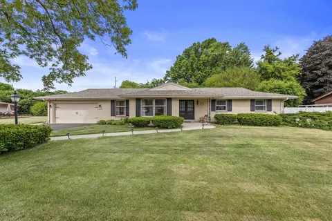 9133 N Silver Brk, Brown Deer, WI 53223