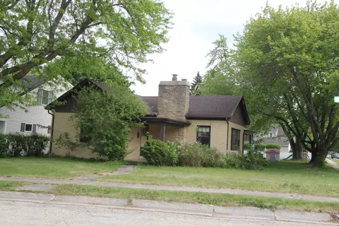 431 Walnut, Burlington, WI 53105