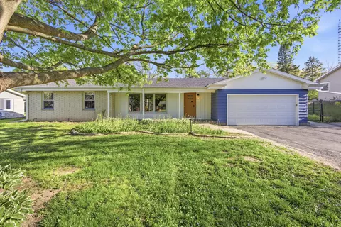 4915 Twin Elms, Racine, WI 53406