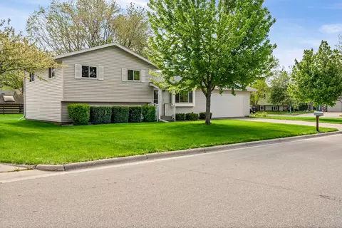 825 Valley, Onalaska, WI 54650