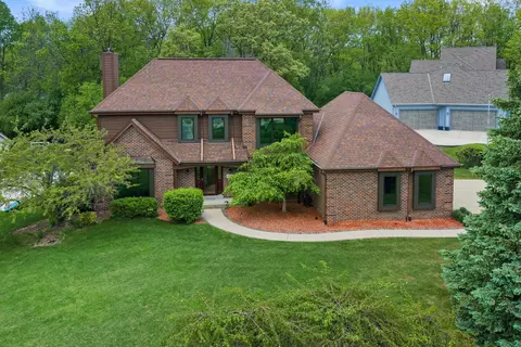 4385 S Sommerset, New Berlin, WI 53151